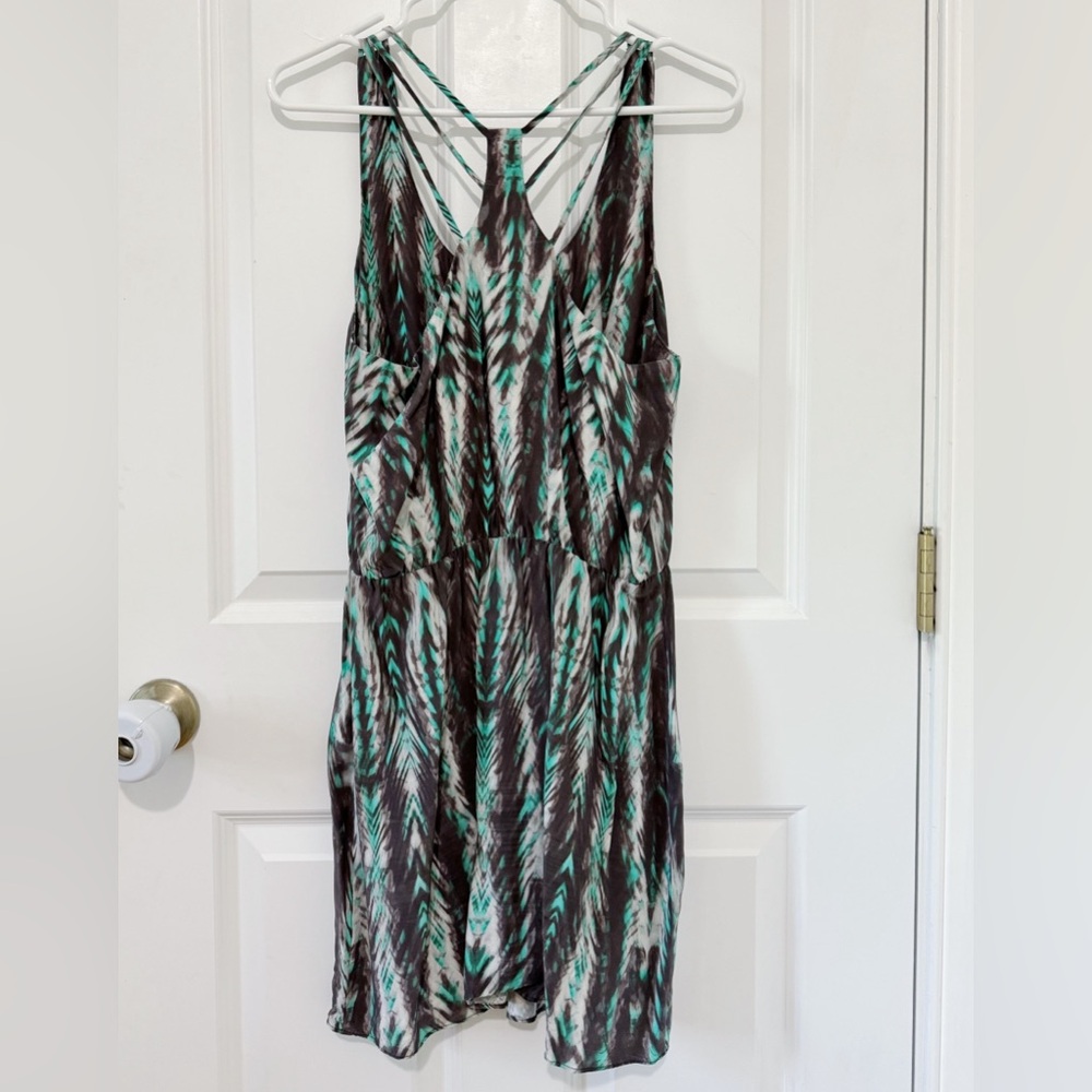 Green Patterned Sleeveless Dress - Picture 2 of 6